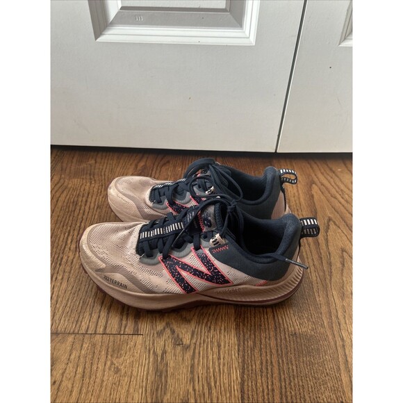 New Balance Womens Size 8.5 Dynasoft Nitrel V4 Trail Running Shoe WTNTRCP4 - Picture 3 of 5